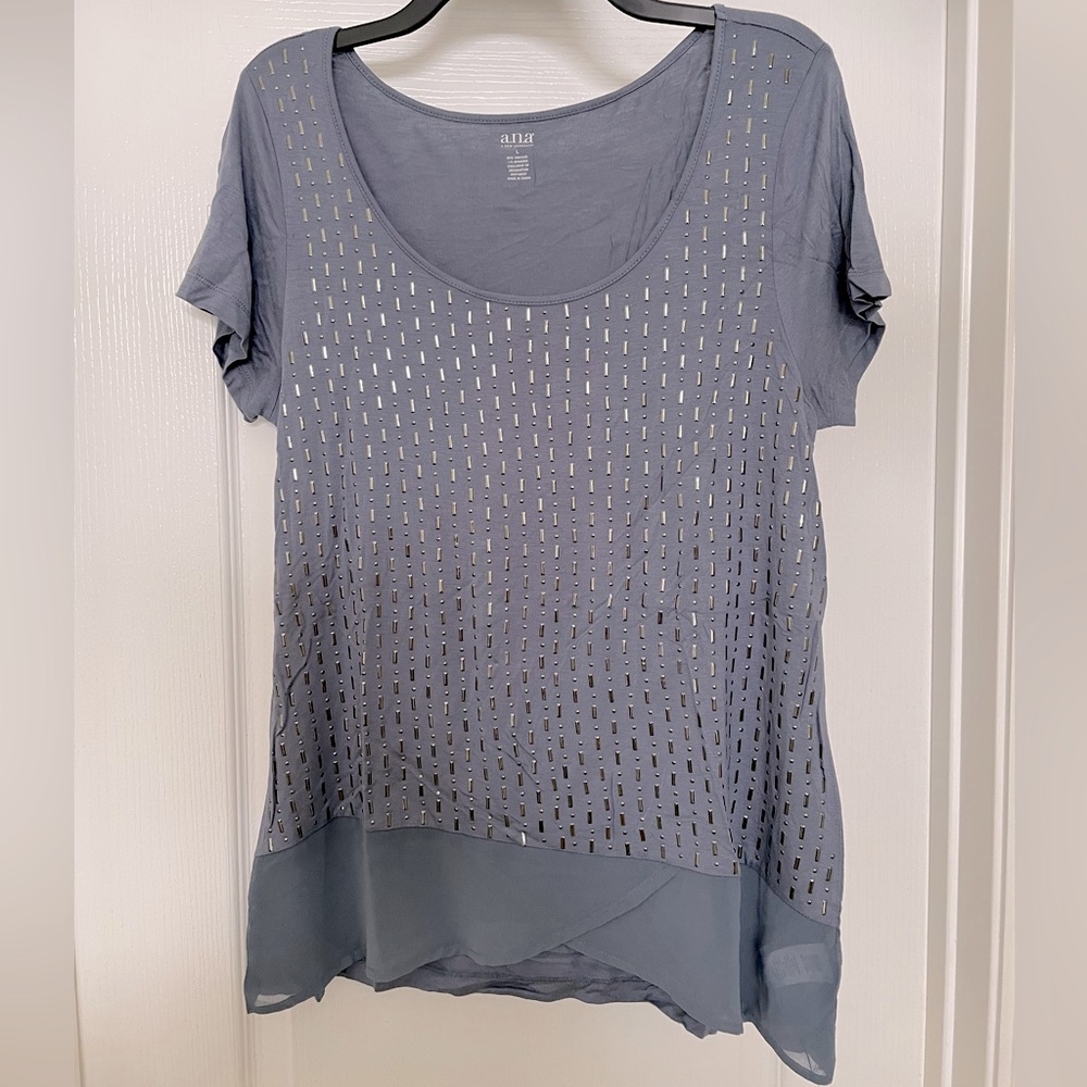 ANA a.n.a NWOT short sleeve scoop neck top size Large- dusty blue with silver
